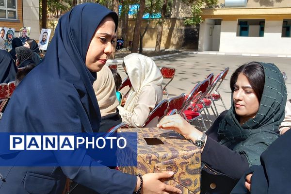 برگزاری نخستین جلسه مجمع عمومی انجمن اولیا و مربیان در دبیرستان نمونه‌دولتی ولایت بهارستان‌دو