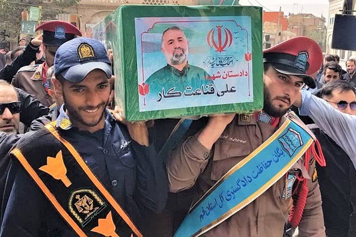 تدفین پیکر قاضی شهید «علی قناعتکار» در حرم بانوی کرامت
