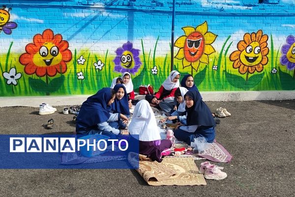 جشنواره غذای محلی و سالم در دبستان شهید خاقانی شهرستان شیروان