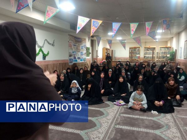 جلسه اولیا و مربیان در دبیرستان گلشن آزادی