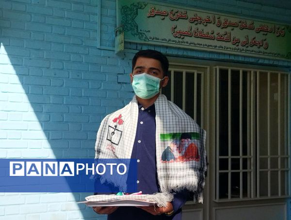 زنگ آغاز هفته بسیج  دانش آموزی در دبیرستان شاهد ابوذر غفاری نیشابور 