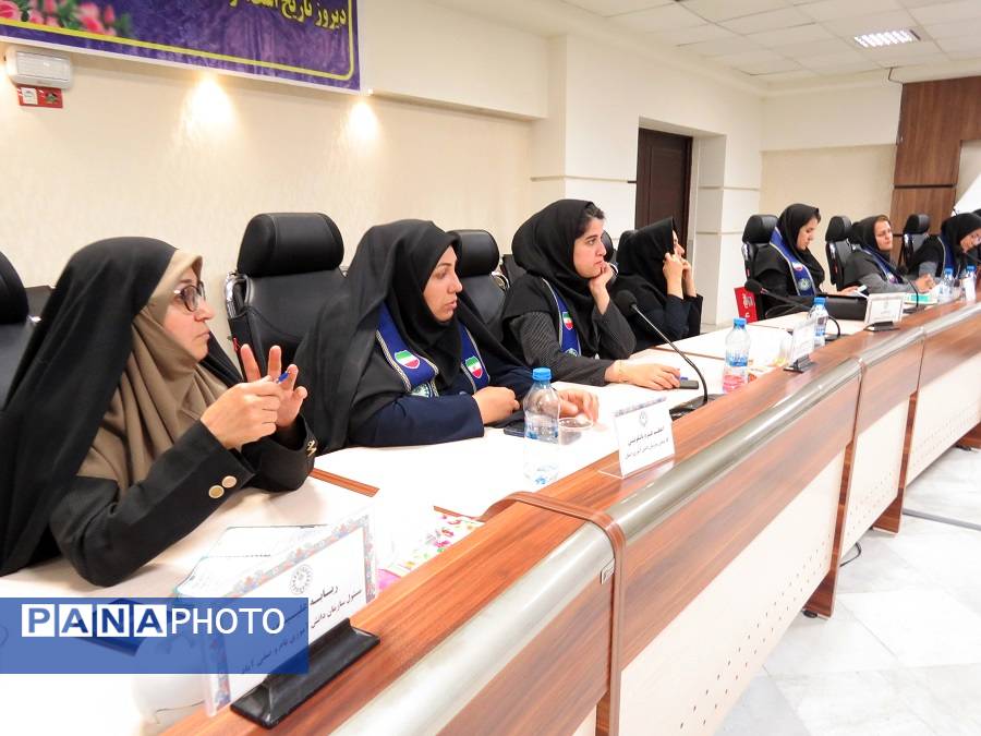 نشست روسای سازمان‌های دانش‌ آموزی شهرستان‌های استان در بجنورد
