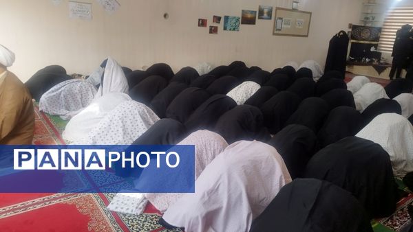 گرامیداشت هفته قرآن ، عترت و نماز در دبیرستان شاهد تکتم 