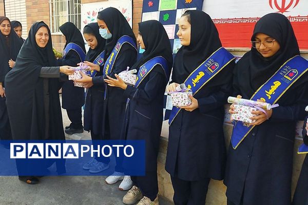 برگزاری انتخابات همیار مشاور در دبیرستان بانو عفت آهنگری ناحیه یک شهرری