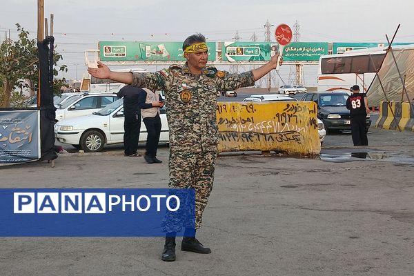 برپایی موکب "عشاق الحسین(ع) " سازمان دانش‌آموزی شهرستانهای تهران در مسیر زائران اربعین