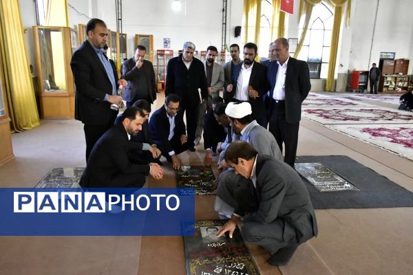 تجدید میثاق مسئولان آموزش پرورش کهگیلویه و بویراحمد با شهدا به‌مناسبت هفته امور تربیت اسلامی