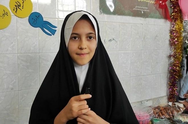 تبریک روز مادر دانش آموزان در جشن روز مادر در مدرسه شهید خاقانی شیروان