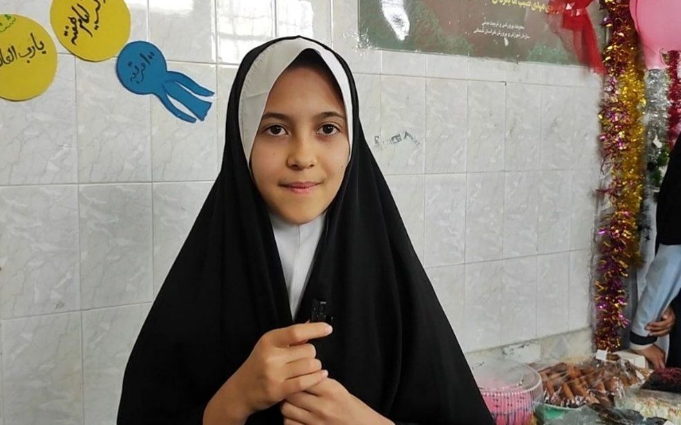 تبریک روز مادر دانش آموزان در جشن روز مادر در مدرسه شهید خاقانی شیروان