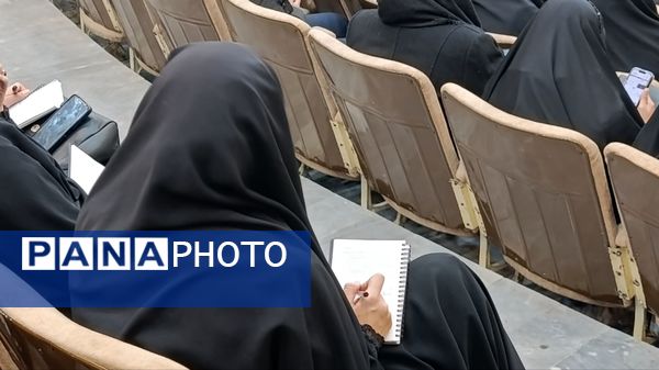 رونمایی از بسته «ایرانمون» در کارگاه تخصصی پرورشی شهرستان اسکو