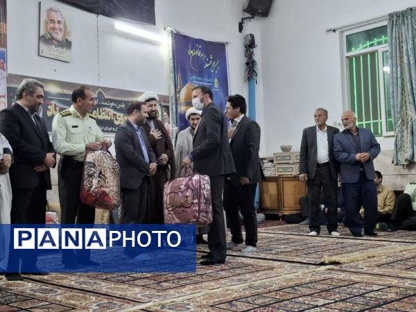 اولین نشست فعالان قرآنی، فرهنگی و هنری در روستای نامن شهرستان داورزن 