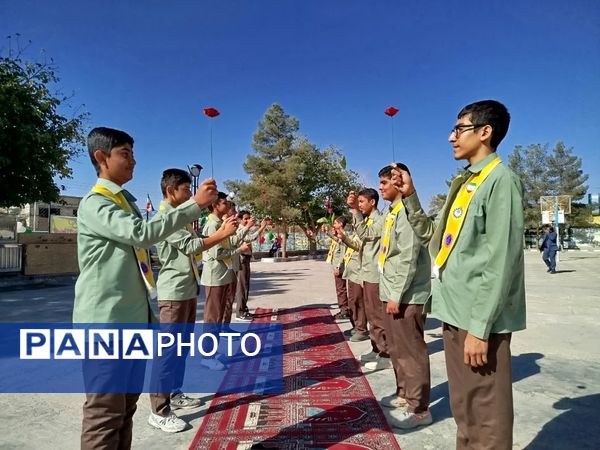 افتتاح چمن مصنوعی دبیرستان نمونه دولتی دانش کاشمر 