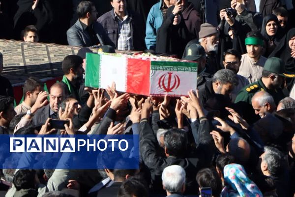 تشییع ۵ شهید گمنام در سالروز شهادت حضرت فاطمه(س) در یزد