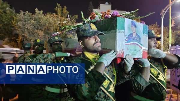 پیکر شهید فاتحی، در آغوش مجلس حسینی آرام گرفت 