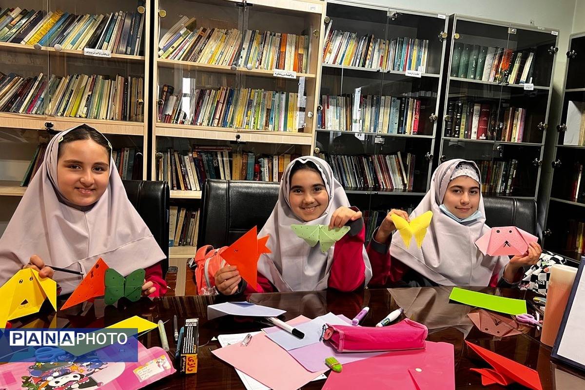 کارگاه «خلاقیت و شادی با اوریگامی» در پژوهشسرای دانشآموزی کاوش کهریزک