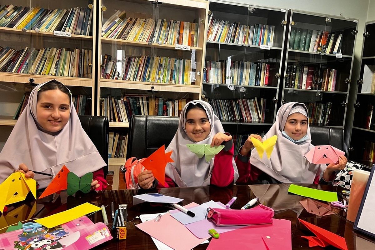 کارگاه «خلاقیت و شادی با اوریگامی» در پژوهش‌سرای دانش‌آموزی کاوش کهریزک 
