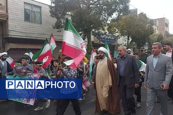 حضور پرشکوه دانش‌آموزان کهریزک و باقرشهر در راهپیمایی ۱۳ آبان