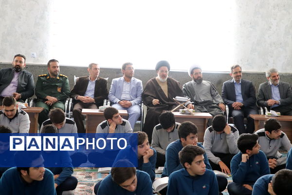 محفل انس با قرآن در مدرسه میثاق مکتب‌الصادق (ع) 