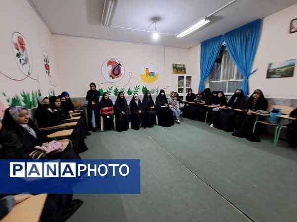 دورهمی دانش‌آموزان انجمن کانون امید انقلاب ناحیه پنج 