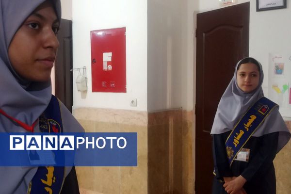 گرامیداشت هفته سلامت روان در دبیرستان بعثت ناحیه یک شهرری
