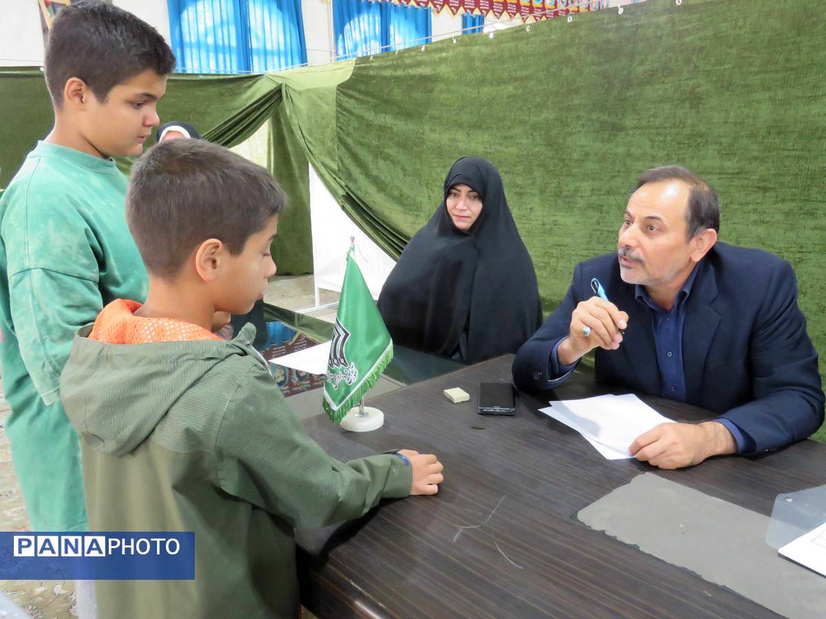 برگزاری میزخدمت آموزش و پرورش در محمدشهر کرج