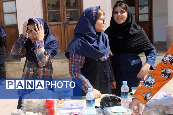 جشنواره کسب و کار مجتمع آموزشی نخبگان برتر در بوشهر 