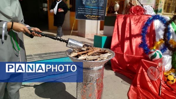 مشعل المپیاد ورزشی ناحیه ۷ در دبستان شهدای راه آهن روشن شد