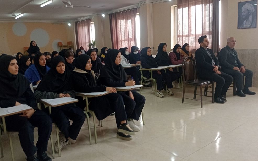 تقویت سواد حقوقی دانش‌آموزان با طرح «قاضی» در رزن