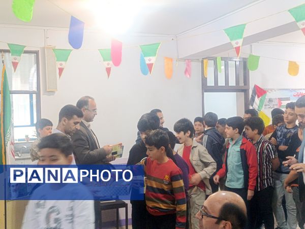 جشن جوانه‌های دبیرستان دوره اول نمونه دولتی پژوهش آشخانه