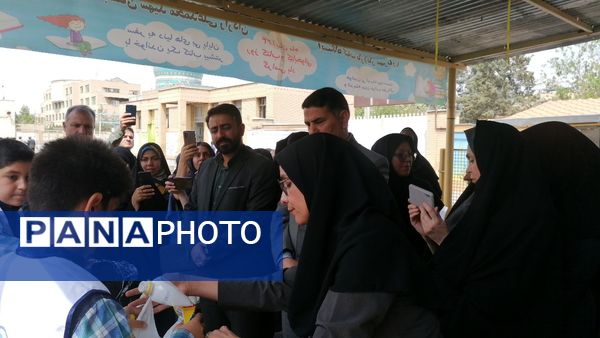 برنامه تجربه‌گردانی طرح مدرسه بدون پسماند در دبستان شهید رازدان ناحیه ۷ مشهد