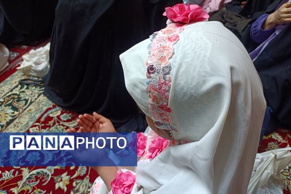برگزاری جشن ۱۰۰۰ دانش‌آموز دختر روزه اولی در شیراز