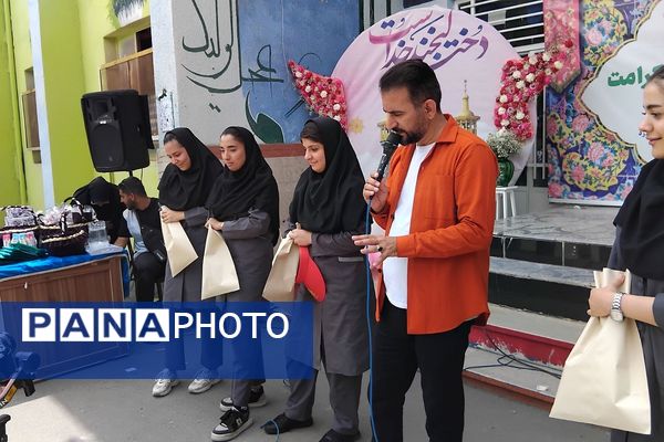 تجلی محبت و قدردانی از زحمات معلمان  در جشن سپاس معلم مدارس شهرستان ملارد 