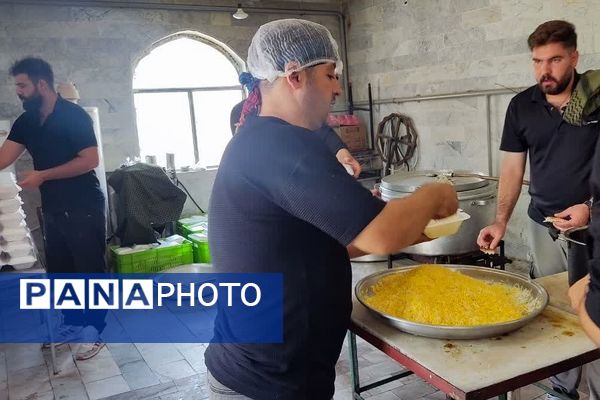 پذیرایی از محبان سید الشهدا در شهرستان قرچک 