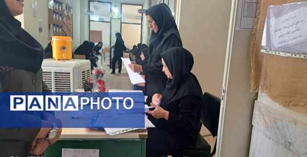رقابت دانش‌آموزان میانکوه در امتحانات نوبت دوم