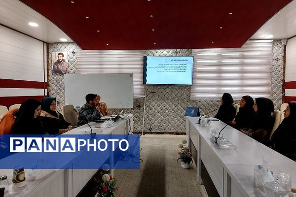 دوره صلاحیت‌های حرفه‌ای متصدیان پایگاه تغذیه سالم منطقه کهریزک 