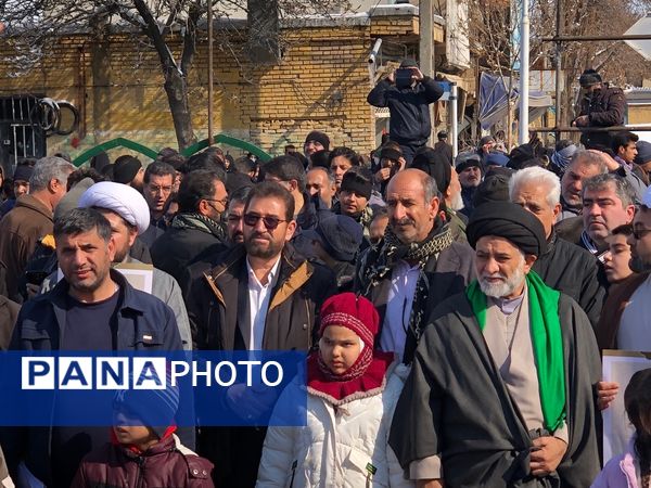 حماسه‌آفرینی دیگر از مردم منطقه رضویه در راهپیمایی 22بهمن
