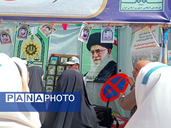 بازدید دانش آموزان دبستان سمیه از کنگره ملی شهید مدرس