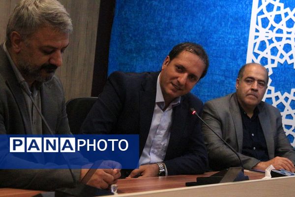 تکریم خدمت، استقبال از آینده