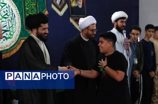 اعتکاف دانش‌آموزان در گلستان