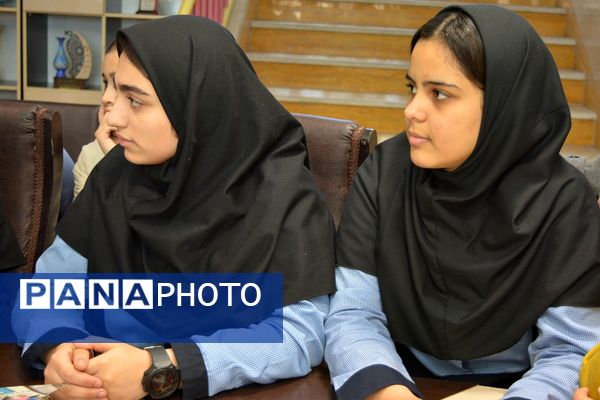 برای اولین‌بار؛ برگزاری کافه ۵۷ در دبیرستان‌ نمونه دولتی ولایت بهارستان‌دو