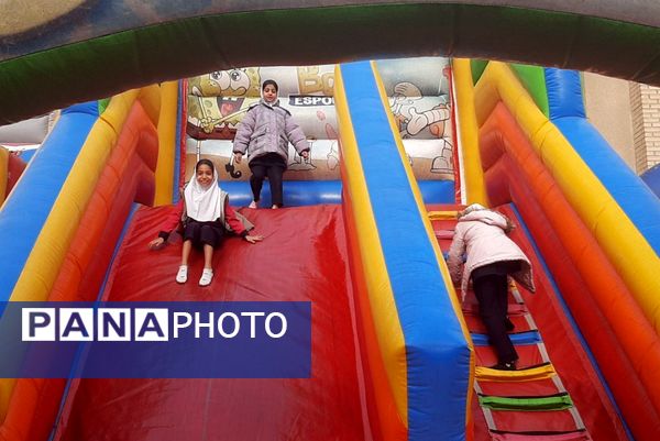 شهربازی مدرسه‌ای در دبستان عمار رباط‌کریم