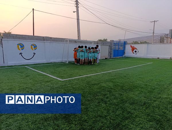 افتتاح زمین چمن مصنوعی آموزشگاه شهید مطهری مارم در فین