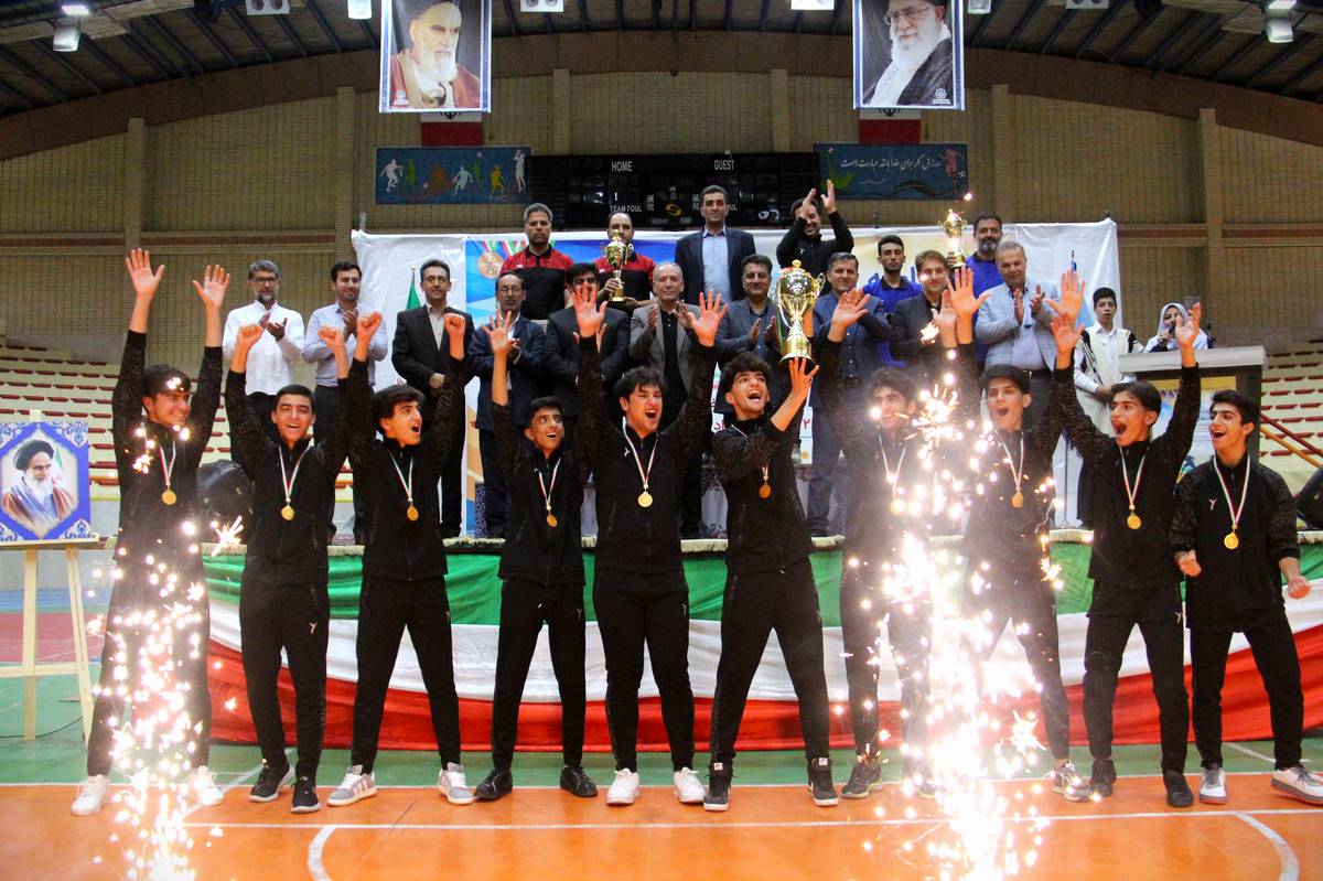 مشعل سومین المپیاد ورزشی مدارس سمپاد کشور  با راهی شدن جام فینال به لرستان خاموش شد