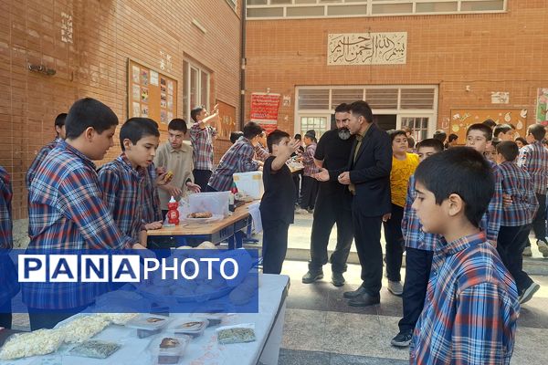 برگزاری بازارچه کسب و کار دانش‌آموزی با مهارت کسب و کار و درآمد و استقلال مالی