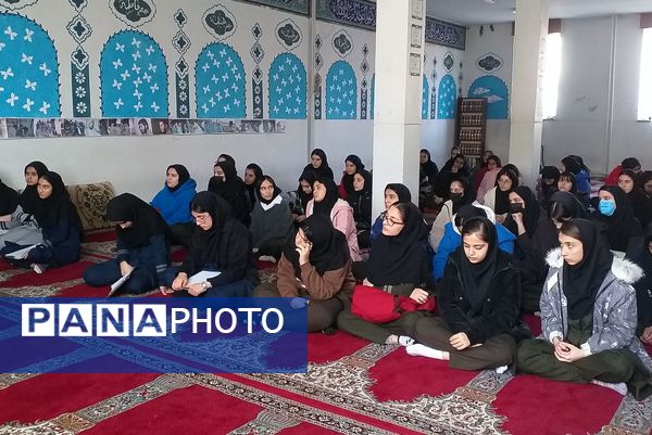 اجرای طرح لاله‌های روشن در دبیرستان شهید همت شهرستان ملارد 