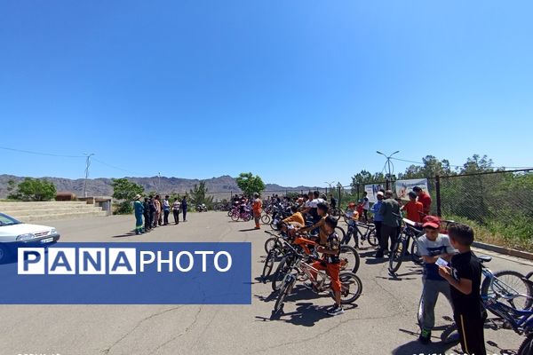 برگزاری همایش دوچرخه‌سواری در شهرستان باخرز 