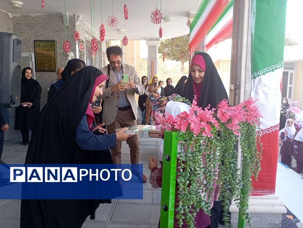 طلوع شکوفه‌های امید در دبستان امین زاده فاروج 