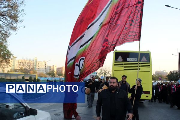 استقبال باشکوه مجاوران امام مهربانی‌ها از میهمانان بیست و دومین اجلاسیه بین‌المللی پیرغلامان حسینی در مشهد