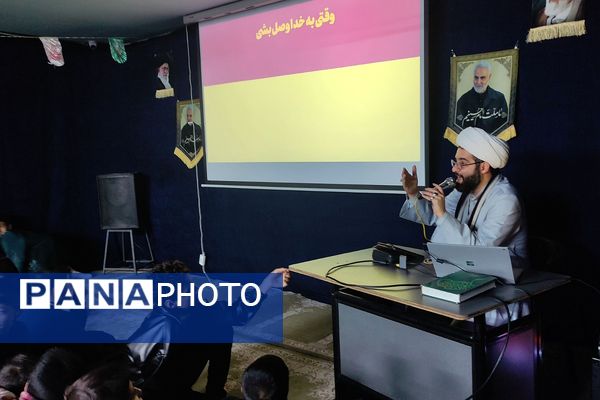 اولین روز حضور پسران ناحیه دو شهرری در مراسم معنوی اعتکاف 