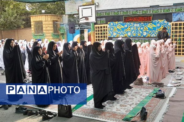 روز معنویت در مدرسه محدثه شاهد ورامین؛ از نماز باران تا زنگ عتبات عالیات