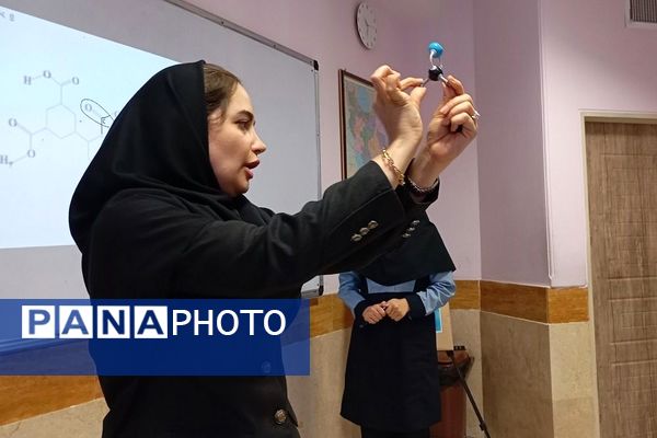 برگزاری جشنواره تدریس برتر در ناحیه 2 بهارستان